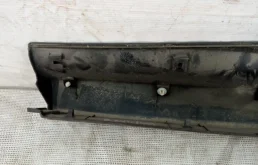 Накладка заднего бампера правая для Toyota RAV4 2015 года на фотографиях