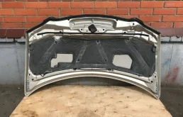 Капот для Mazda MPV 2001 года на фотографиях