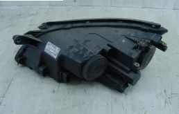 Фара правая для Volkswagen Tiguan 2010 года на фотографиях