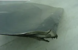 Усилитель переднего бампера для Volkswagen Jetta 2008 года на фотографиях