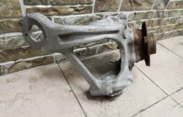 Цапфа задняя левая для Audi A6 на фотографиях