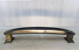 Усилитель заднего бампера для Skoda Octavia 2014 года на фотографиях