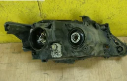 Фара левая для Toyota Camry 2015 года на фотографиях