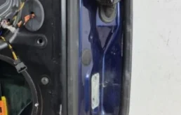 Дверь багажника для Volkswagen Touareg 2009 года на фотографиях