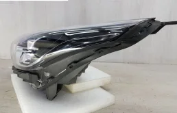 Фара ксенон левая для Kia Cerato 2017 года на фотографиях