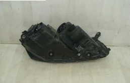 Фара ксенон левая для Volkswagen Passat 2012 года на фотографиях