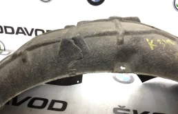 Подкрылок передний левый для Skoda Octavia 2010 года на фотографиях