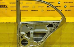 Дверь передняя левая для Mercedes-Benz C class 2001 года на фотографиях