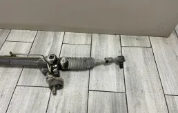 Рулевая рейка для Audi A4 2005 года на фотографиях