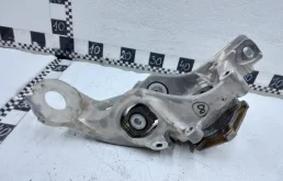 Цапфа задняя левая для Audi A6 на фотографиях