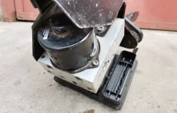 Блок ESP для Mercedes-Benz GL class 2009 года на фотографиях