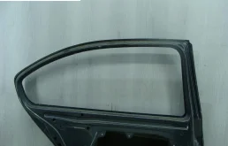 Двери для Skoda Octavia 2005 года на фотографиях