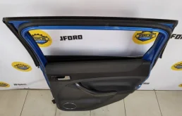 Дверь задняя правая для Ford Kuga 2012 года на фотографиях
