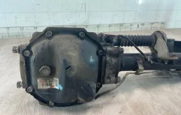 Редуктор переднего моста для Mitsubishi Pajero 2019 года на фотографиях