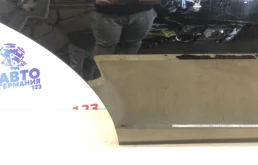 Дверь задняя правая для Mercedes-Benz C class 2010 года на фотографиях