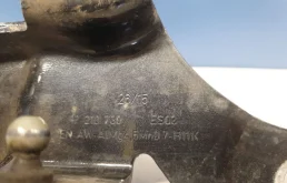 Петля капота правая для BMW X3 2010 года на фотографиях