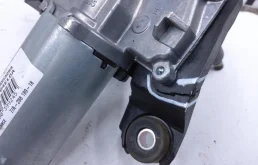 Мотор стеклоочистителя для Nissan Qashqai 2018 года на фотографиях