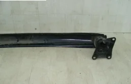 Усилитель заднего бампера для Skoda Octavia 2012 года на фотографиях