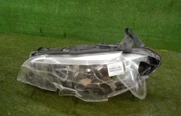 Фара ксенон левая для BMW 5er 2014 года на фотографиях