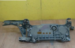 Подрамник двигателя для Volkswagen Tiguan 2015 года на фотографиях