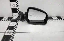 Стекла и зеркала для Renault Logan 2005 года на фотографиях