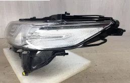 Фара левая для Toyota Camry 2019 года на фотографиях