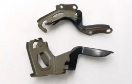 Петля капота правая для Toyota RAV4 на фотографиях