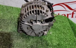 Генератор для Nissan X-Trail 2003 года на фотографиях