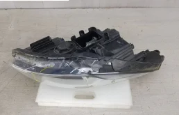 Фара правая для Hyundai ix35 2015 года на фотографиях