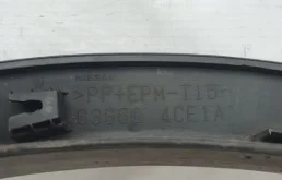 Молдинг крыла передний правый для Nissan X-Trail 2018 года на фотографиях