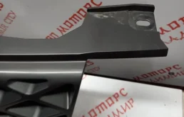 Решетка радиатора для Nissan X-Trail 2001 года на фотографиях