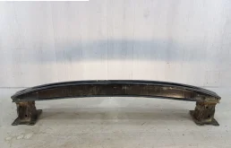 Усилитель заднего бампера для Skoda Octavia 2014 года на фотографиях