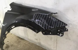 Кронштейн переднего бампера правый для Toyota RAV4 2013 года на фотографиях