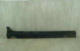 Накладка порога правая для Hyundai ix35 2010 года на фотографиях