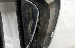 Решетка радиатора правая для BMW 5er 2023 года на фотографиях