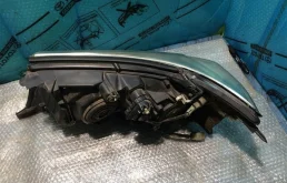 Фары для Toyota Land Cruiser 2011 года на фотографиях