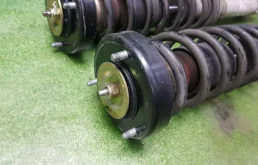 Амортизатор передний правый для BMW 5er 1998 года на фотографиях