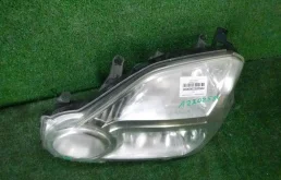 Фара левая для Nissan X-Trail 2010 года на фотографиях