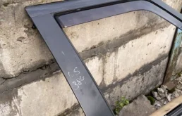 Дверь передняя правая для Land Rover Discovery 2008 года на фотографиях