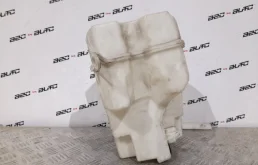 Бачок стеклоомывателя передний для Volvo S80 2012 года на фотографиях