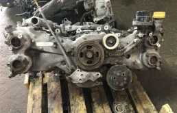 Двигатель без навесного для Subaru Legacy 2019 года на фотографиях