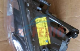 Фара левая для Lexus RX 2005 года на фотографиях