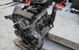 Двигатель без навесного для Mercedes-Benz C class 2015 года на фотографиях