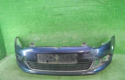 Бампер для Volkswagen Polo 2009 года на фотографиях