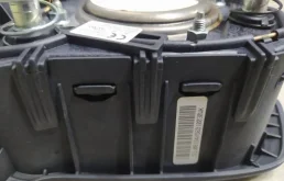 Подушка безопасности водителя для Kia Rio 2017 года на фотографиях