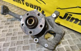 Кулак поворотный правый для Audi A6 2016 года на фотографиях