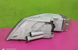 Фары для Skoda Octavia 2004 года на фотографиях