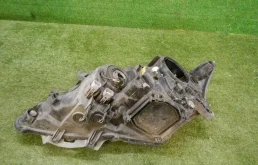 Фара правая для Lexus RX 2010 года на фотографиях