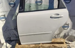 Дверь задняя левая для Volvo S40 2006 года на фотографиях