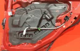 Дверь задняя правая для BMW X3 2006 года на фотографиях